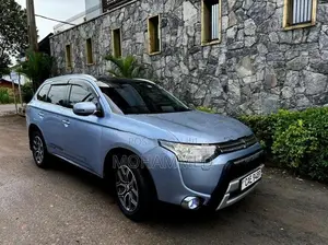 Mitsubishi Outlander PHEV Aspire 2014