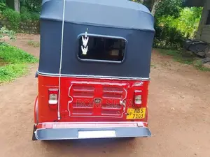Bajaj RE 2018
