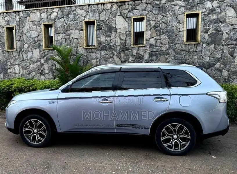 Mitsubishi Outlander PHEV Aspire 2014