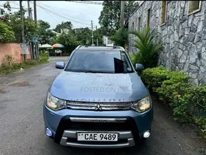 Mitsubishi Outlander PHEV Aspire 2014