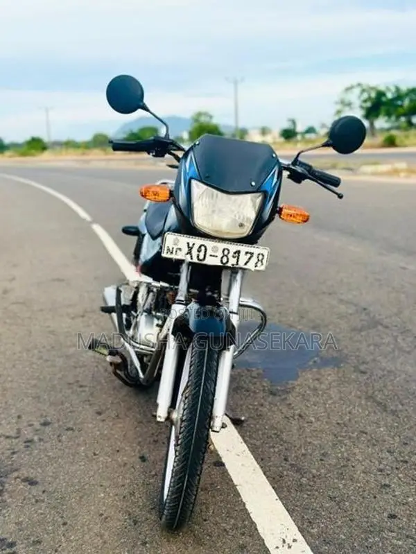 Bajaj CT100 2012
