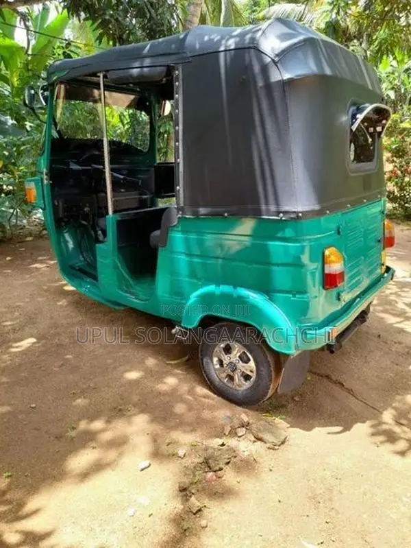 Bajaj RE 2011