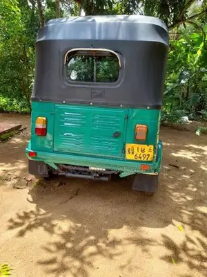 Bajaj RE 2011