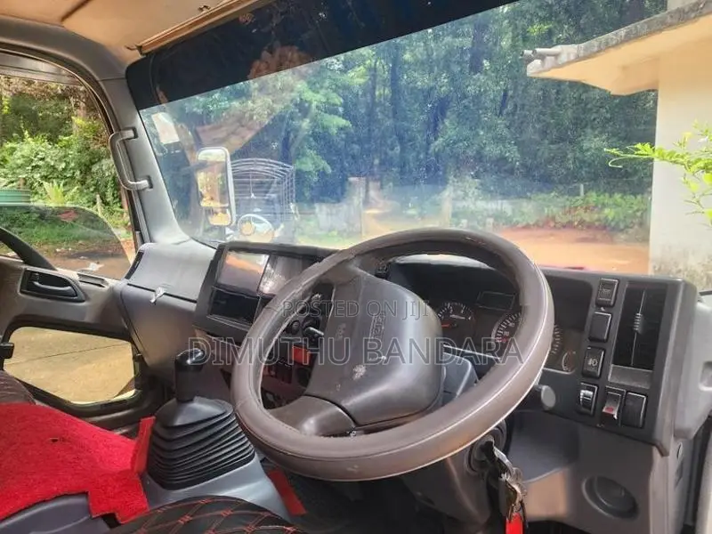 Isuzu NRP85 2008