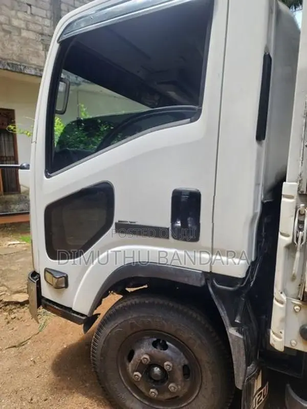 Isuzu NRP85 2008