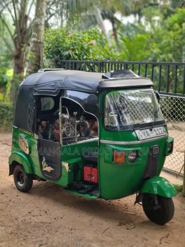 Bajaj RE 2010