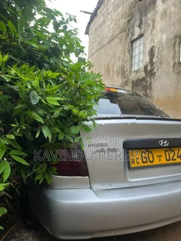 Hyundai Accent GVS 2002
