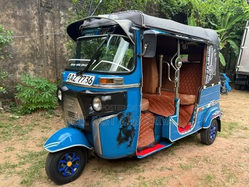 Bajaj RE Three Wheeler 2015