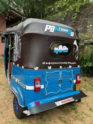 Bajaj RE Three Wheeler 2015