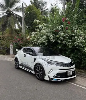 Toyota CHR NGX 10 2018