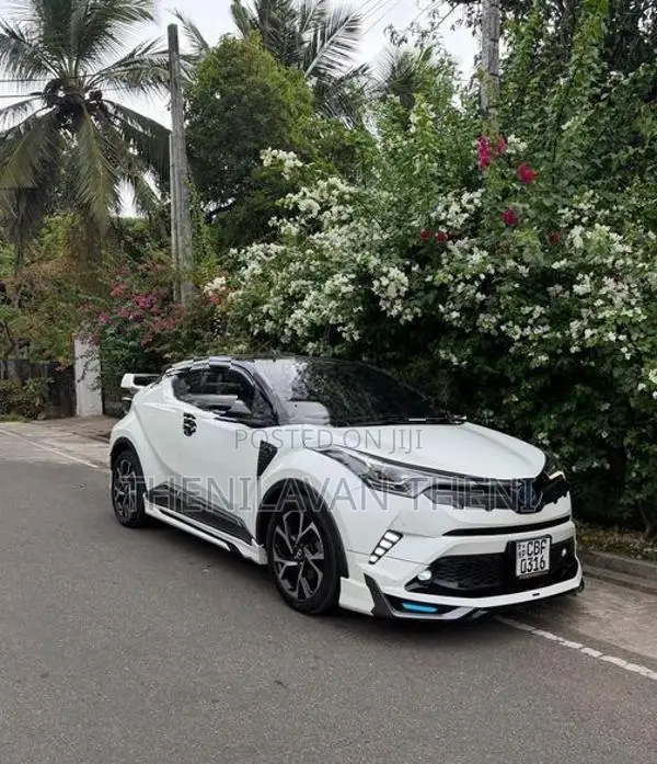 Toyota CHR NGX 10 2018