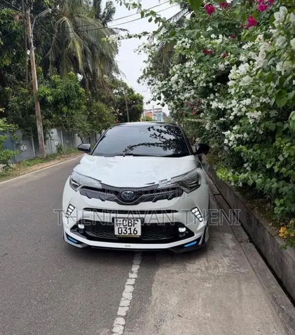 Toyota CHR NGX 10 2018