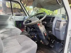 Isuzu Elf 1988