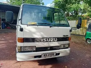 Isuzu Elf 1988