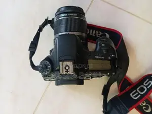 Canon 70D Camera with Kit Lens