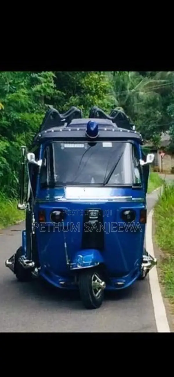 Bajaj RE 2013