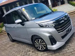 Toyota Roomy Custom G 2024