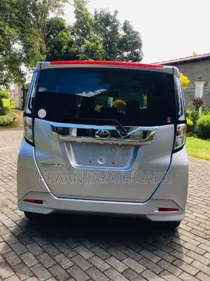 Toyota Roomy Custom G 2024