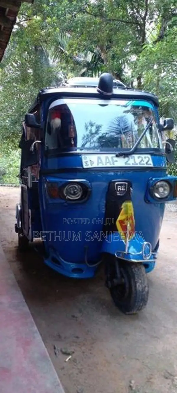 Bajaj RE 2013