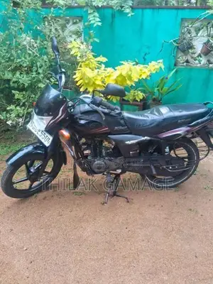 Bajaj Platina 100 2015