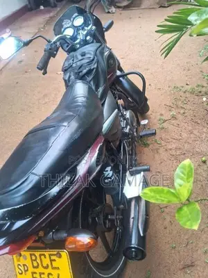 Bajaj Platina 100 2015