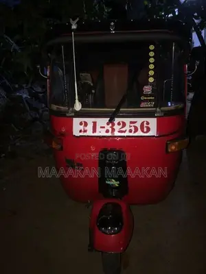 Bajaj RE 2012