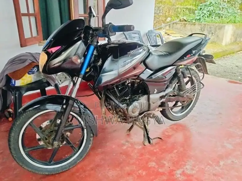 Bajaj Pulsar 150 2015