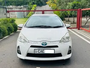 Toyota Aqua S Grade 2014