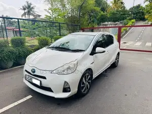 Toyota Aqua S Grade 2014