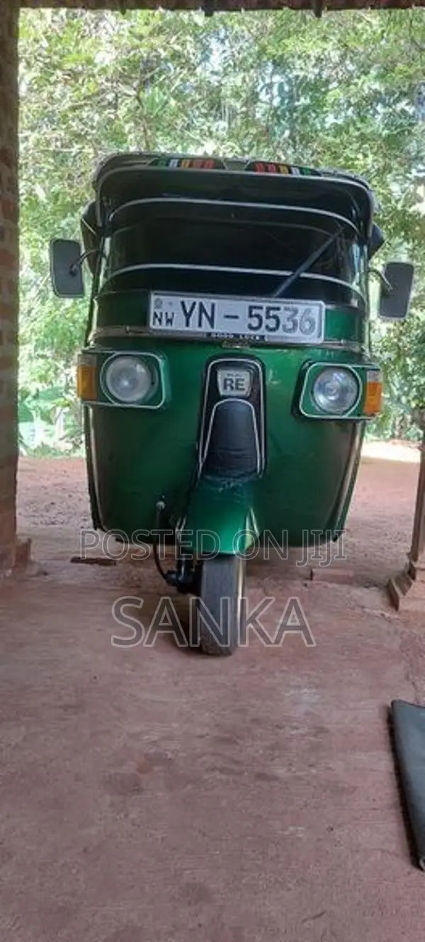 Bajaj RE 2011
