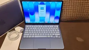 Macbook Neo 8/256