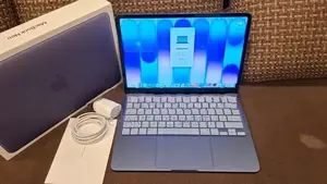 Macbook Neo 8/256