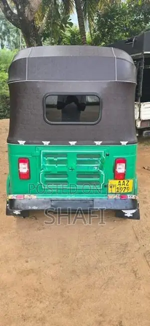 Bajaj RE 2015