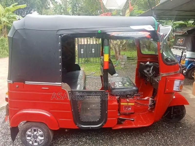 Bajaj RE 2010