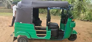 Bajaj RE 2015