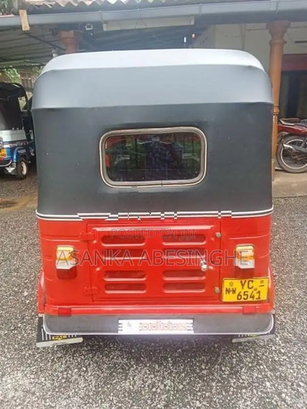 Bajaj RE 2010