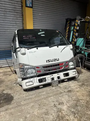 Isuzu Petti Muna Cabin 24v (Japan)