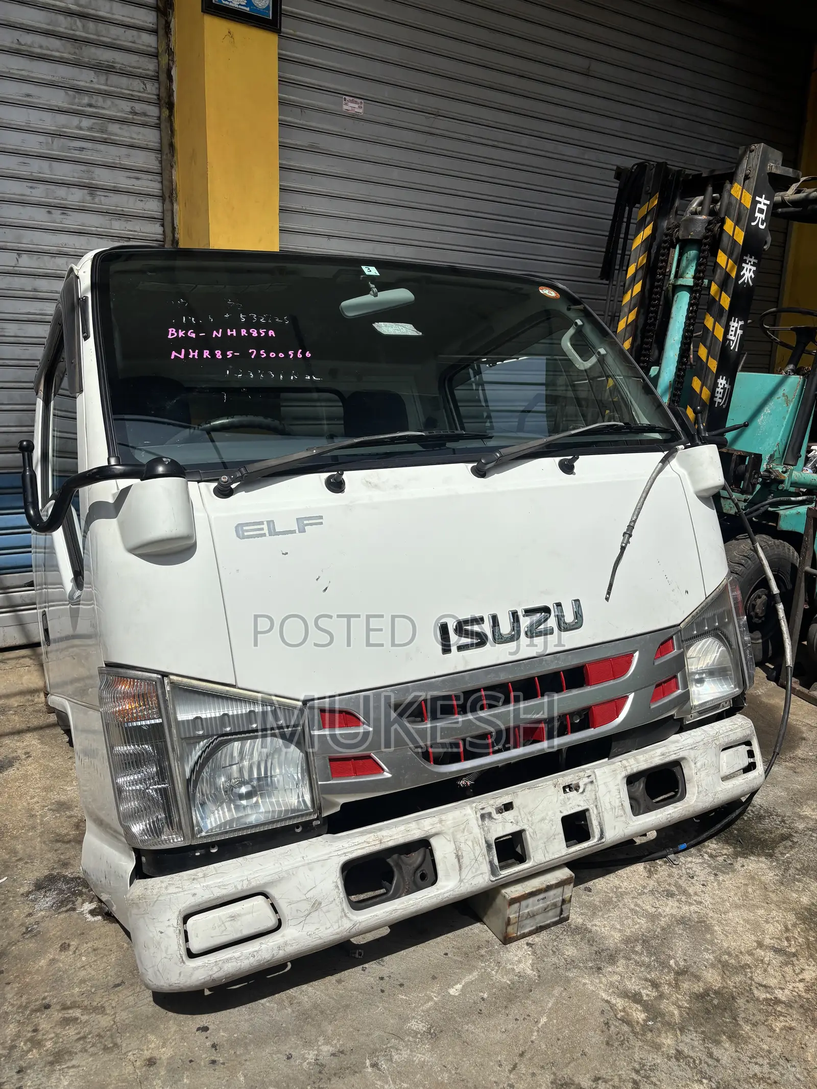Isuzu Petti Muna Cabin 24v (Japan)