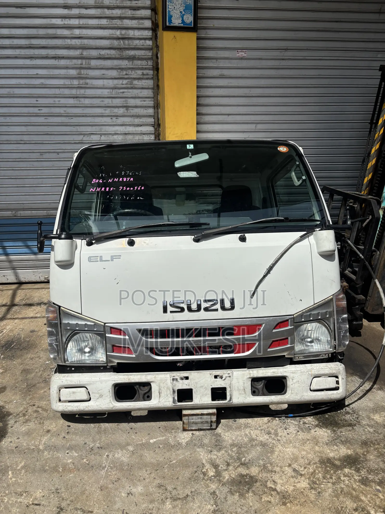 Isuzu Petti Muna Cabin 24v (Japan)