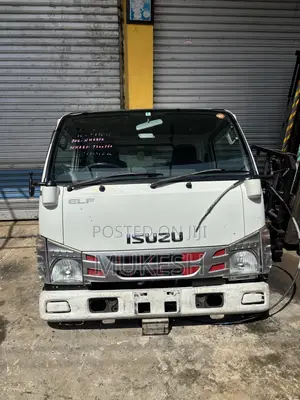 Isuzu Petti Muna Cabin 24v (Japan)