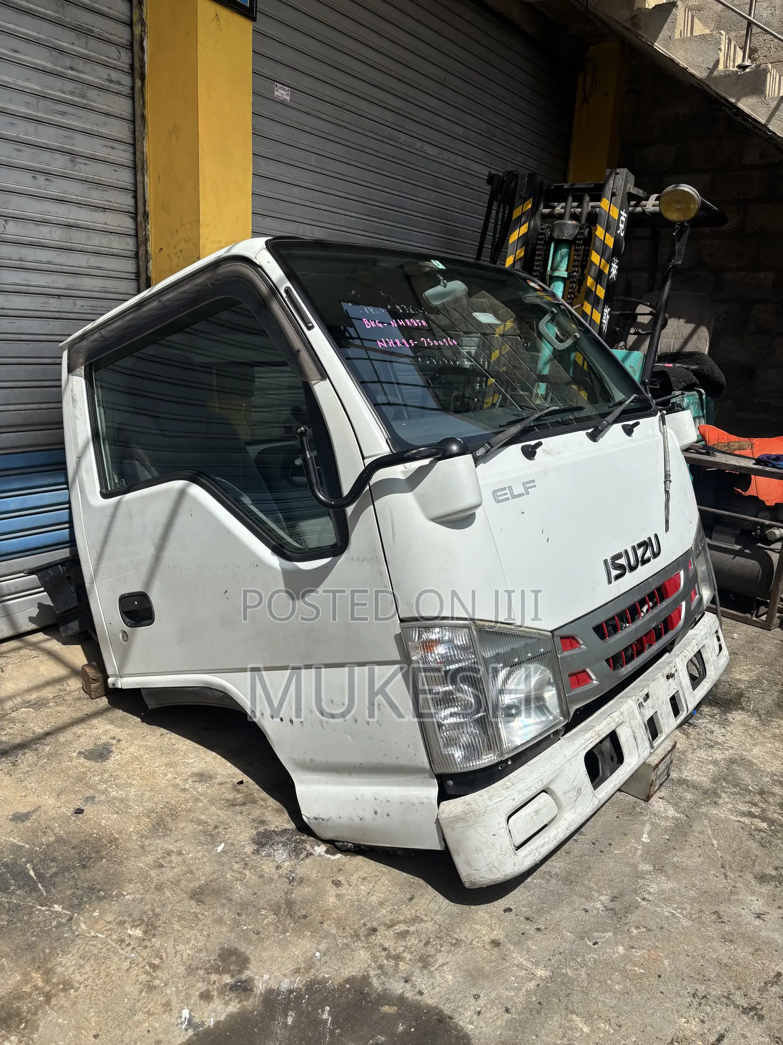 Isuzu Petti Muna Cabin 24v (Japan)
