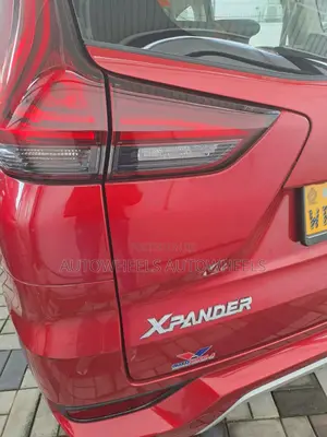 Mitsubishi Xpander GLX 2018 Red