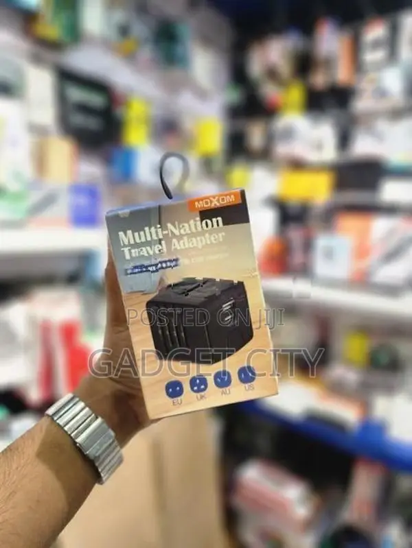 Moxom Universal Travel Adapter MX-HC100