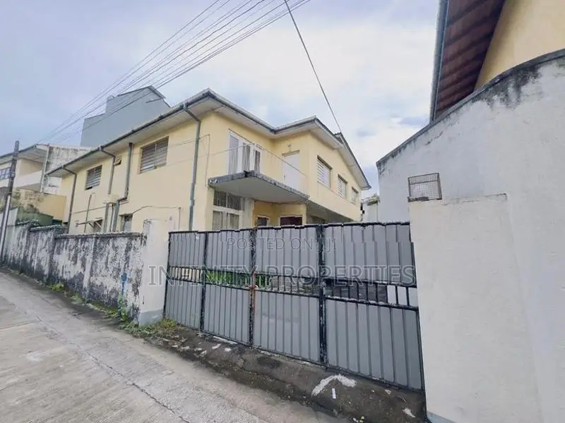 (IP326) 32P Land with 03 Houses Sale at Colombo 06