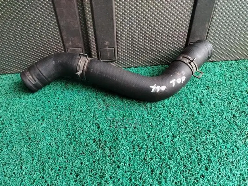 Nissan X Trail T30 QR20 Radiator Hose
