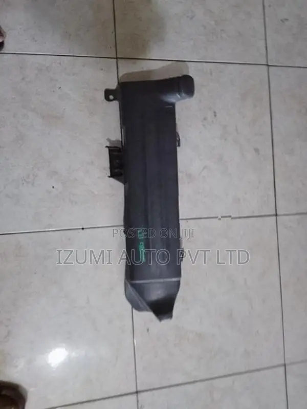 Toyota Crown 171 Wiper Washer Tank with Motor