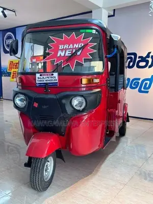 Bajaj RE 2025