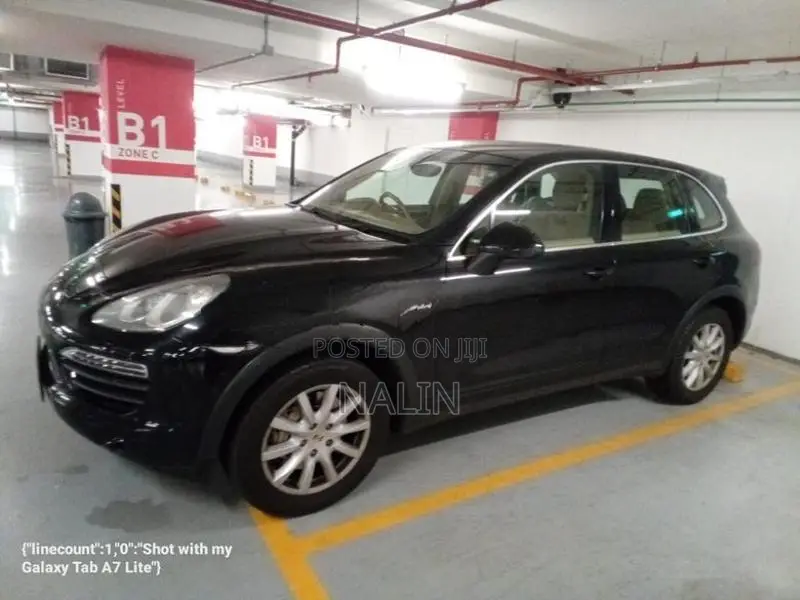 Porsche Cayenne Full Options 2012