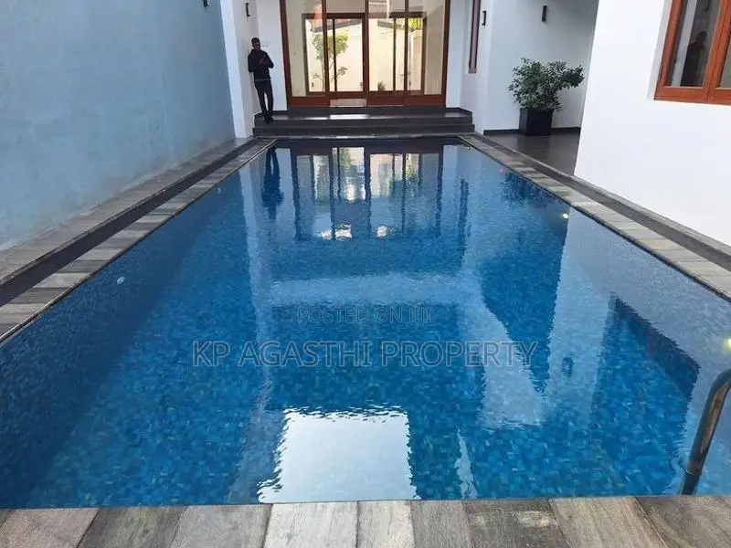 Luxury House for Sale in Pitakotte