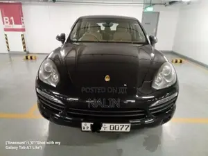 Porsche Cayenne Full Options 2012